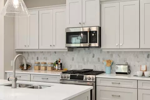 Kitchen - 18332 Foxtail Lp, Venice, FL 34293 photo 2 of 4