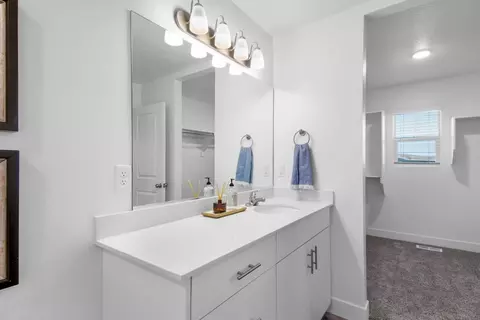 Bath - 1367 S Calpac Ave, Spanish Fork, UT 84660 photo 5 of 8