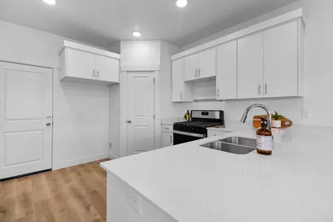 Kitchen - 1367 S Calpac Ave, Spanish Fork, UT 84660 photo 1 of 10