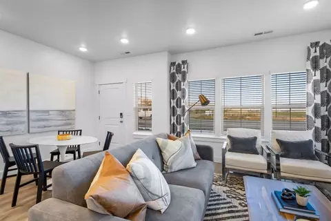 Living - 1367 S Calpac Ave, Spanish Fork, UT 84660 photo 3 of 3