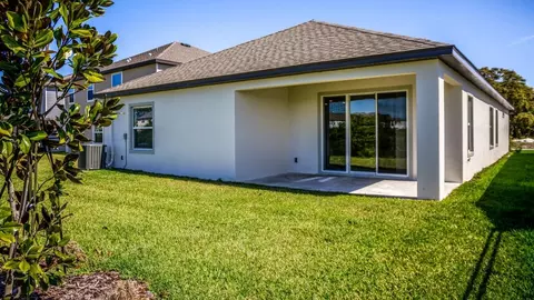 Exterior - 14055 Spring Hill Dr, Spring Hill, FL 34609 photo 7 of 11