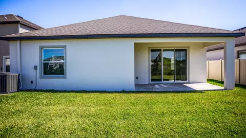 Exterior - 14055 Spring Hill Dr, Spring Hill, FL 34609 photo 8 of 11