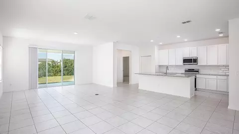 Living - 14055 Spring Hill Dr, Spring Hill, FL 34609 photo 3 of 3