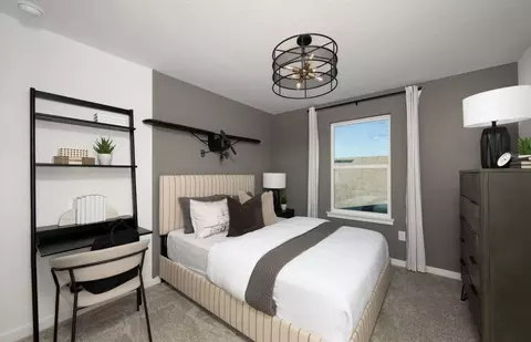 Bedroom - 9908 Johnson Oaks Gln, Parrish, FL 34219 photo 4 of 4
