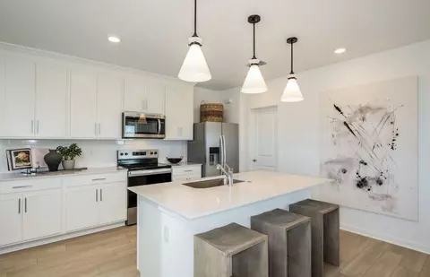 Kitchen - 9908 Johnson Oaks Gln, Parrish, FL 34219 photo 1 of 4