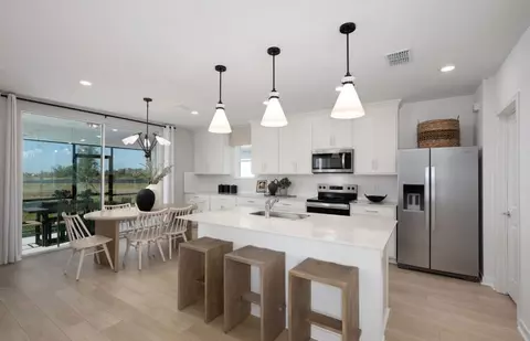 Kitchen - 9908 Johnson Oaks Gln, Parrish, FL 34219 photo 2 of 4