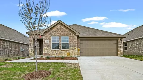 2914 Drury Ln, Ennis, TX 75119
