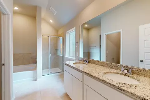 Bath - 2701 Sebring Cir, Austin, TX 78747 photo 2 of 3