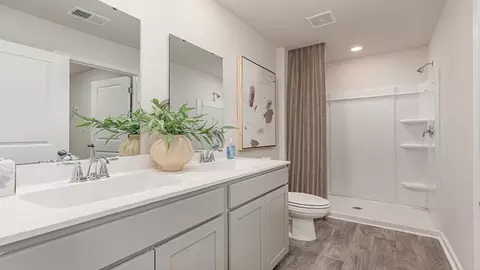 Bath - 2083 E Paces Trl, Darlington, SC 29532 photo 1 of 1