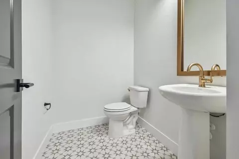 Bath - 18172 Foxtail Loop, Venice, FL 34293 photo 1 of 4