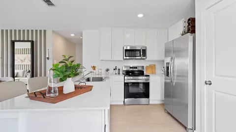 Kitchen - 2594 Lasso Loop, Eagle Lake, FL 33839 photo 1 of 5