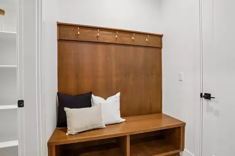 Entry Way - 5107 N 94th Ave, Camas, WA 98607 photo 2 of 4