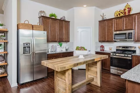 Kitchen - 1020 Trellis Pass, Brenham, TX 77833 photo 2 of 2