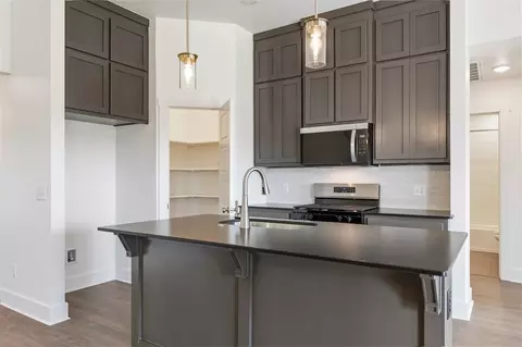 Kitchen - 16212 Wolf Creek Way, Moore, OK 73170 photo 3 of 3