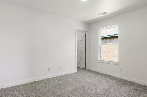 Bedroom - 16212 Wolf Creek Way, Moore, OK 73170 photo 5 of 6