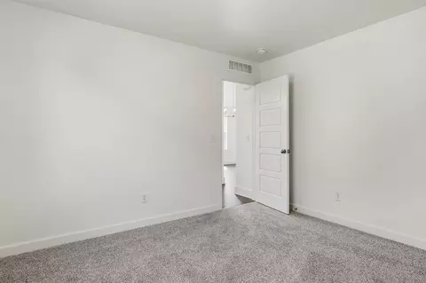 Bedroom - 16212 Wolf Creek Way, Moore, OK 73170 photo 6 of 6