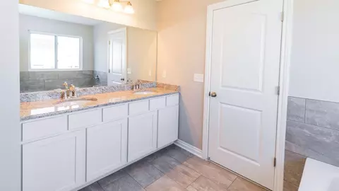 Bath - 930 E Drahner Rd, Oxford, MI 48371 photo 1 of 11