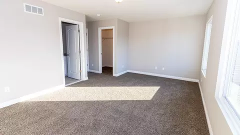 Bedroom - 930 E Drahner Rd, Oxford, MI 48371 photo 6 of 11