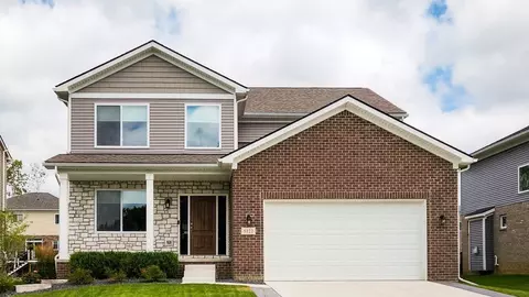 930 E Drahner Rd, Oxford, MI 48371