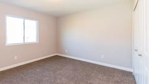 Bedroom - 930 E Drahner Rd, Oxford, MI 48371 photo 4 of 11