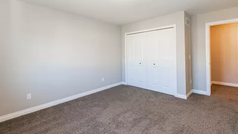 Bedroom - 930 E Drahner Rd, Oxford, MI 48371 photo 5 of 11