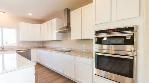 Kitchen - 930 E Drahner Rd, Oxford, MI 48371 photo 2 of 8