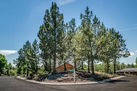 Exterior - 63700 Cascade Village Dr, Bend, OR 97701 photo 19 of 20