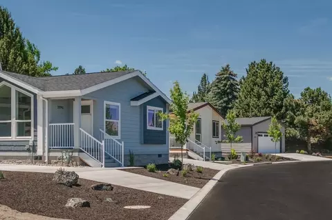 View/Area - 63700 Cascade Village Dr, Bend, OR 97701 photo 2 of 29