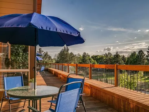 Exterior - 63700 Cascade Village Dr, Bend, OR 97701 photo 4 of 20