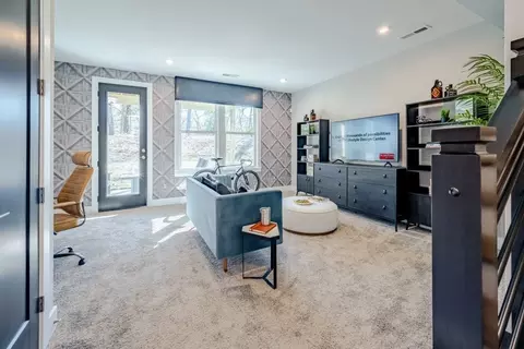 Entry Way - 8905 Eager Rd, Saint Louis, MO 63144 photo 10 of 10