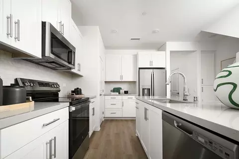 Kitchen - 16017 W Preserve Loop, Chino, CA 91708 photo 4 of 7