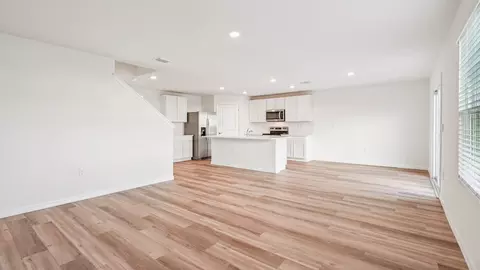 Living - 4428 SW 69th St, Ocala, FL 34474 photo 4 of 4