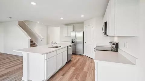 Kitchen - 4428 SW 69th St, Ocala, FL 34474 photo 4 of 9