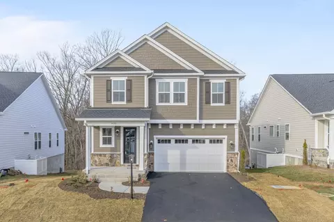 1262 Farrow Dr, Charlottesville, VA 22901