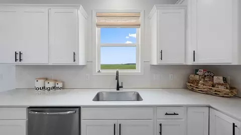Kitchen - 9614 49th St NE, Saint Michael, MN 55376 photo 3 of 6