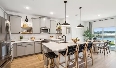 290 Kingswood Cir, Bloomingdale, GA 31302