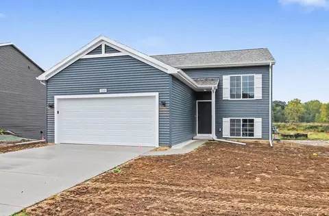 1210 Lockes St, Howell, MI 48843