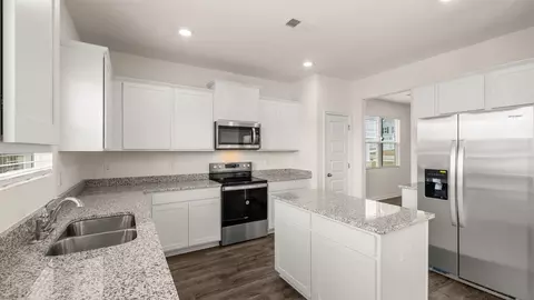Kitchen - 8 Hampton Locust Grove Road, Hampton, GA 30228 photo 3 of 4