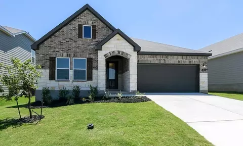 314 Brood Dr, Adkins, TX 78101