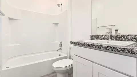 Bath - 14011 E Canidae Dr, Vail, AZ 85641 photo 2 of 4