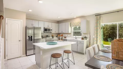 Kitchen - 569 Broadoak Dr, Dundee, FL 33838 photo 4 of 6