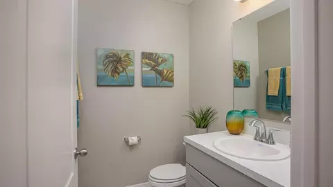 Bath - 569 Broadoak Dr, Dundee, FL 33838 photo 1 of 6