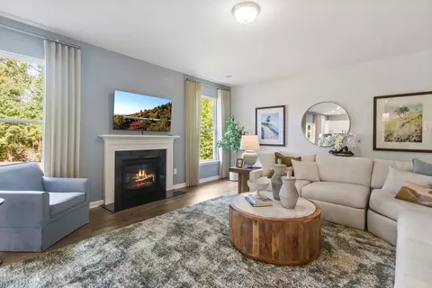 205 Harling Ct, Fountain Inn, SC 29644