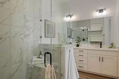 Bath - 1908 Greenbrier Ct, Rosenberg, TX 77471 photo 3 of 3