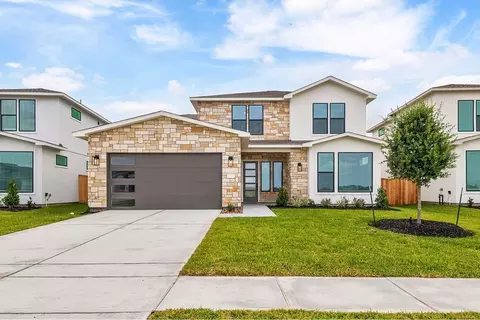 Exterior - 1908 Greenbrier Ct, Rosenberg, TX 77471 photo 5 of 10