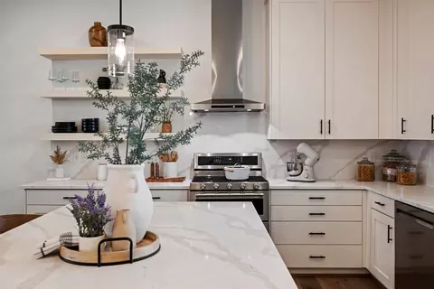 Kitchen - 1908 Greenbrier Ct, Rosenberg, TX 77471 photo 2 of 2
