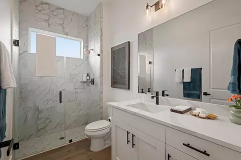 Bath - 1908 Greenbrier Ct, Rosenberg, TX 77471 photo 2 of 3