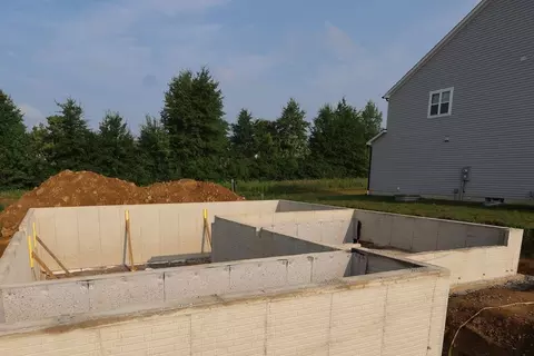 310 Royal Fern Ln, Lewis Center, OH 43035