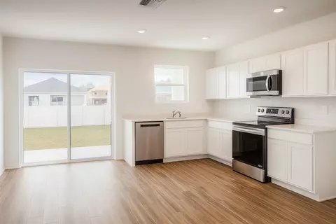 Kitchen - 4638 Hawthorn Ave, Parrish, FL 34219 photo 1 of 1