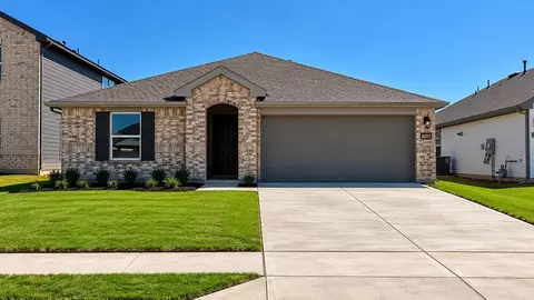 10221 Cherrytree Ln, Fort Worth, TX 76140